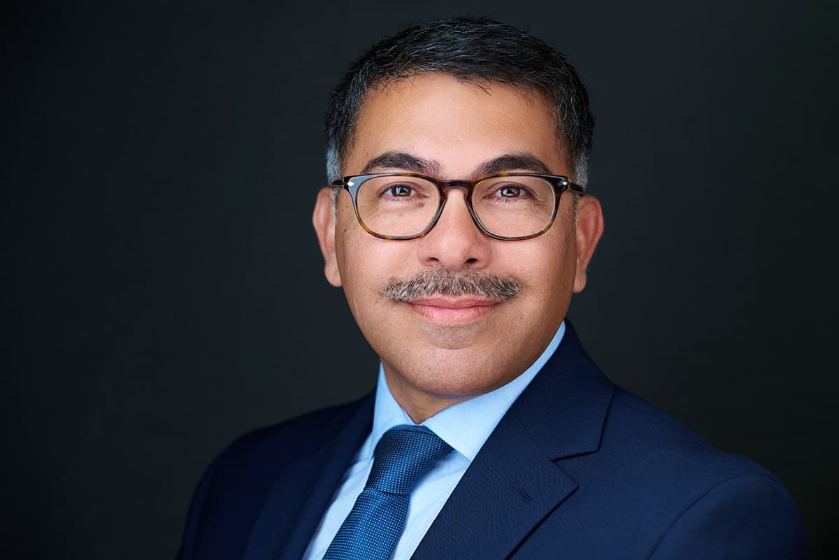 Financial advisor headshot Modesto - Professional business photography