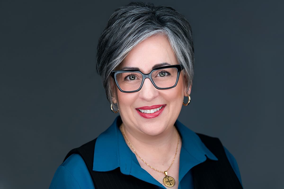Mortgage lender headshot Modesto - Financial professional photography